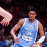 Giannis Antetokounmpo et la Grèce seront de la partie aux Jeux olympiques cet été. KEYSTONE/EPA/GEORGIA PANAGOPOULOU